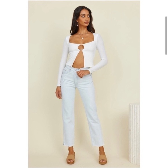 Levi’s 501 Original Cropped Jean in Light Indigo - Picture 3 of 8